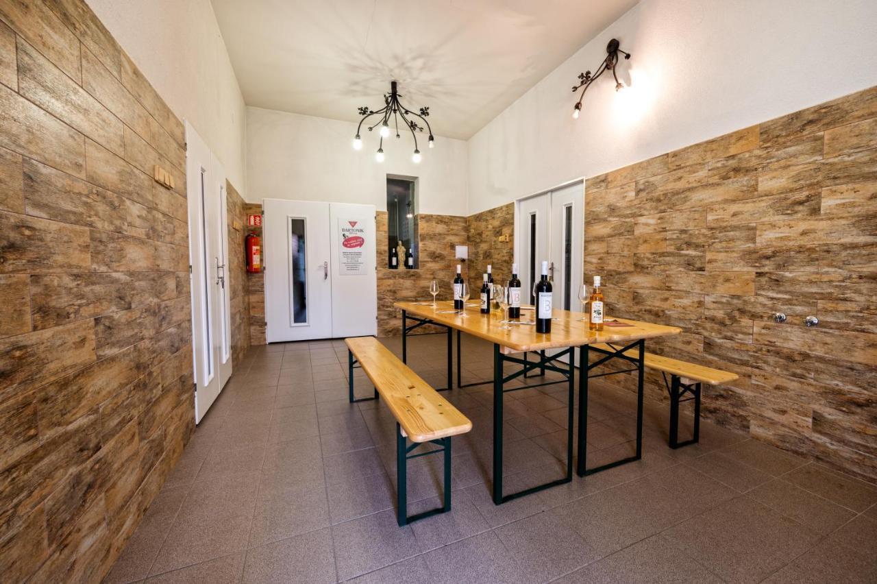 Penzion U Kostela Mikulčice Exterior foto