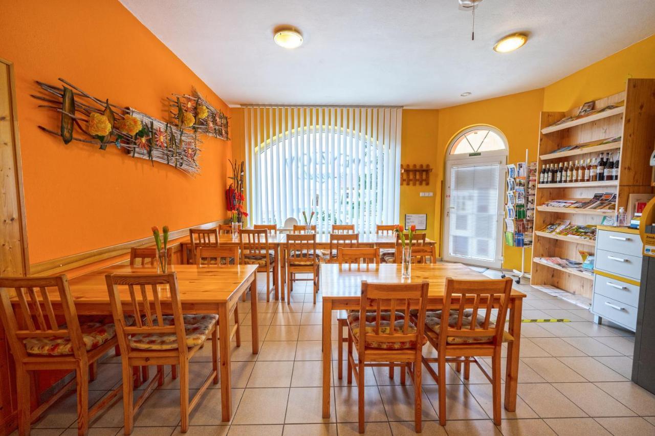Penzion U Kostela Mikulčice Exterior foto